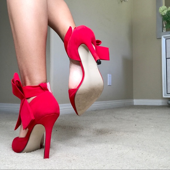 Red Pumps - Picture 3 of 3